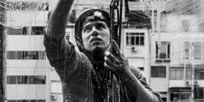 Dynamic black and white urban window cleaning Photo by Alex Dos Santos on Pexels.com